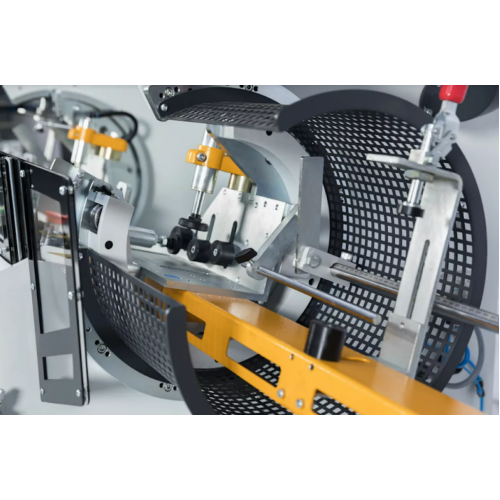 Yilmaz NCR 300 — 4x-осевой фрезерный станок с ЧПУ