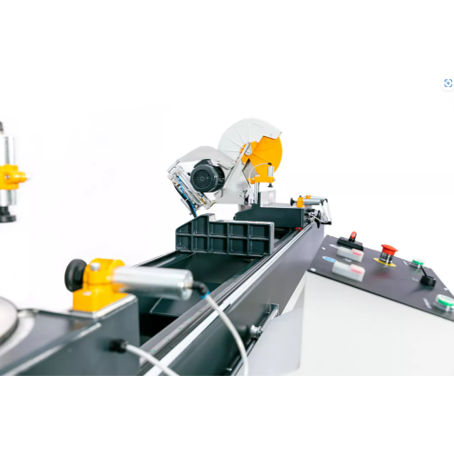 Yilmaz KD 402 S — Двухголовая маятниковая пила для резки пластикового пвх профиля