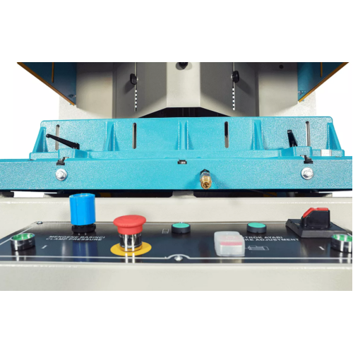 Yilmaz VK 420 - Двухголовая пила с верхней подачей пильных дисков для V образной резки