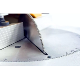 Yilmaz ACK 420 S — Автоматическая одноголовочная пила с нижней подачей диска (с диском Ø420 мм)